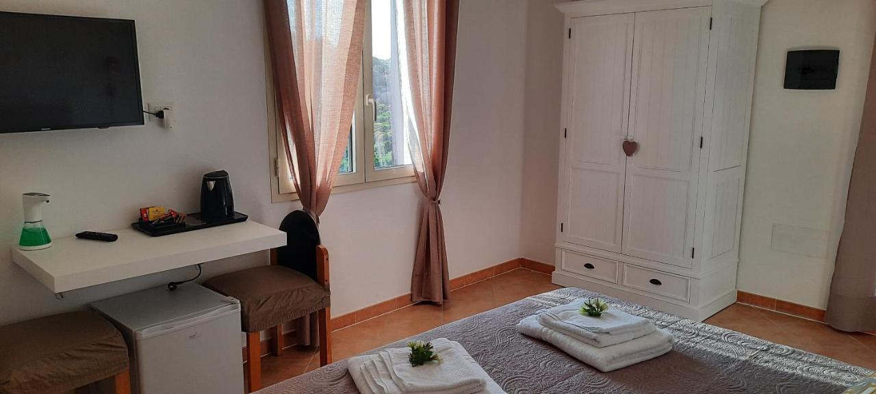 سانتا تيريزا غالّورا Monte Becco Panoramic Rooms المظهر الخارجي الصورة